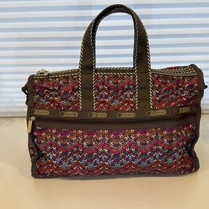 EUC Lesportsac Medium Weekender Bag - Duffel Bag - Knitted look
